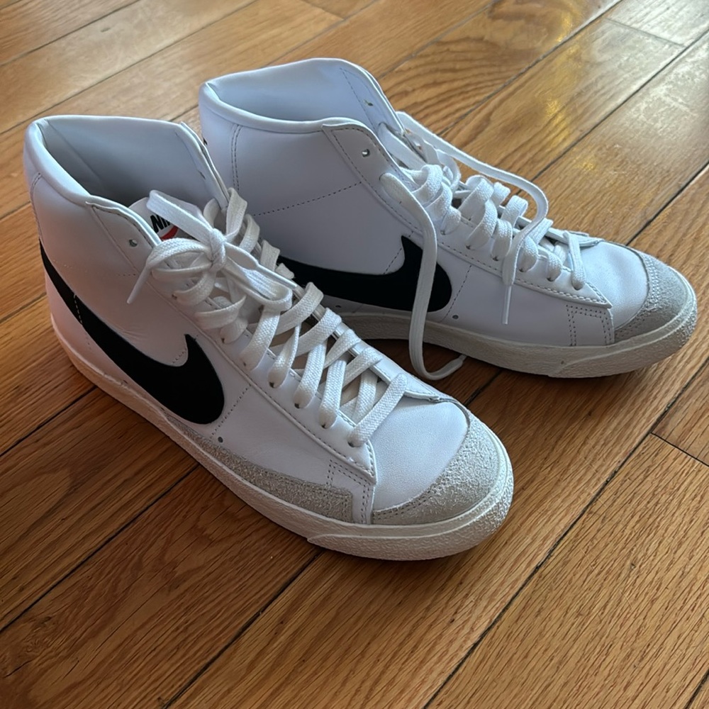 Blazer Mid '77 Vintage Sneaker men’s 7.5, women’s 9